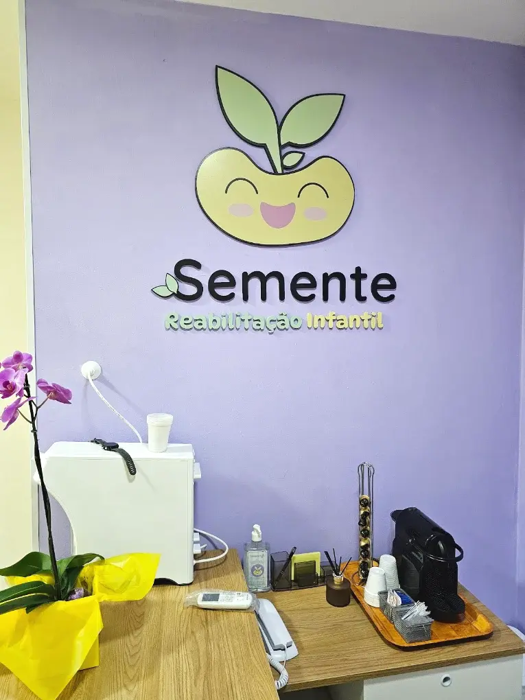 Recepção da Semente Reabilitação Infantil com a identidade visual da clínica